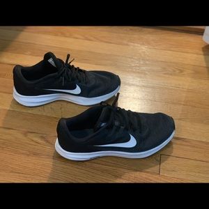 Women’s Nike Tennis Shoes